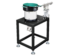Vibratory parts feeder and straight line feeder